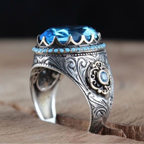 🩵 NEW Elegant & Sparkling Blue and Silver Ring 🩵 - Picture 4 of 5